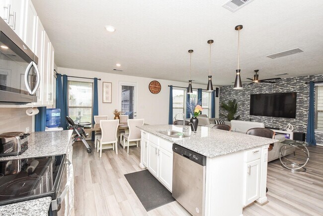 Building Photo - 17250 Texas Willow Dr