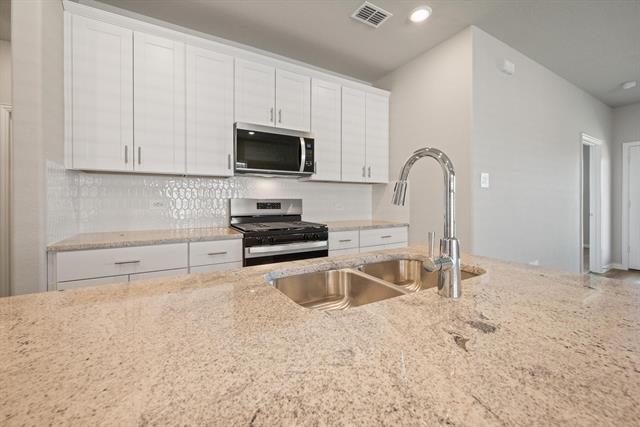 Building Photo - 107 Greenbriar Dr