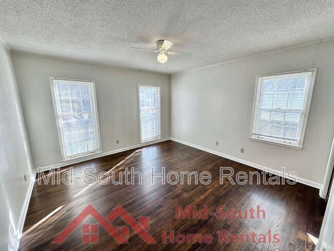 Building Photo - 135 S Greer St