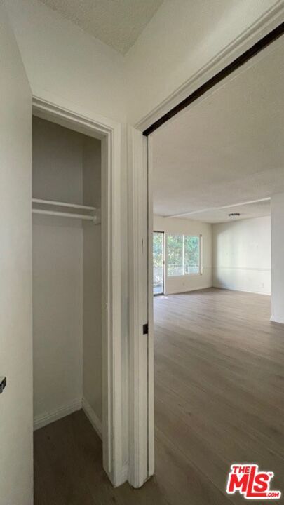 Building Photo - 832 S Gramercy Pl