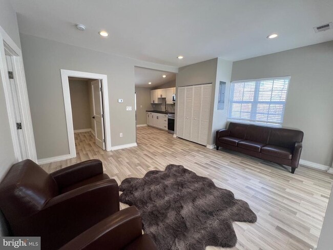 Building Photo - 33 Old US Hwy 1