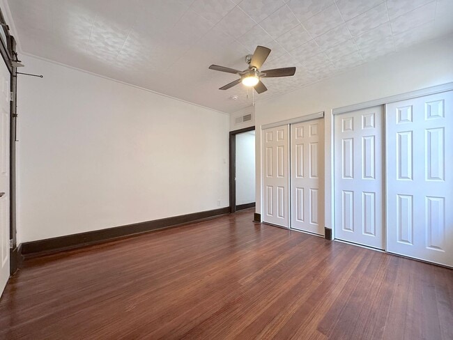 Building Photo - Updated Home with Historic Charm! 3bed/2 bath Refrig A/C across from Park! Water Included!