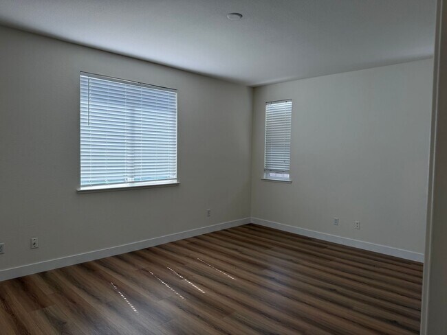 Building Photo - 8313 Dandelion Dr