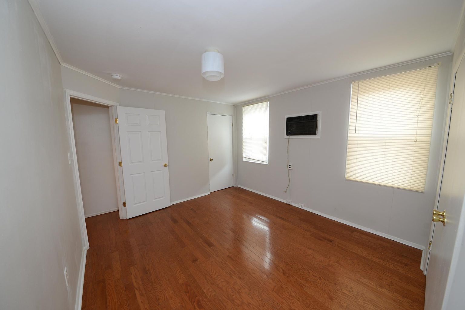 Building Photo - 128 S Bonsall St