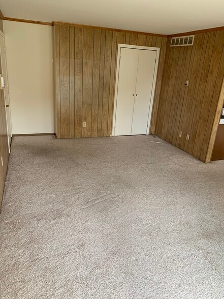 Building Photo - 37098 Camelot Dr