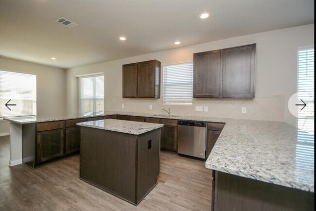 Building Photo - 4335 Rosemary Ln