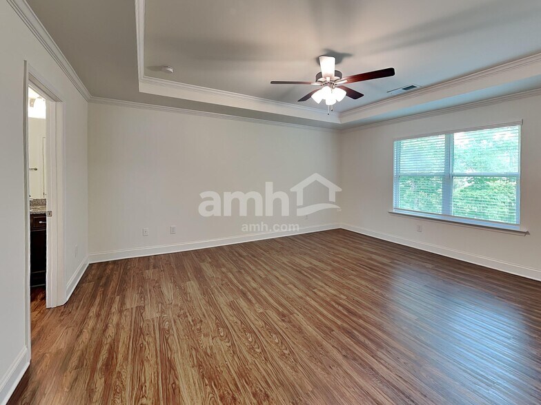 Building Photo - 5125 Canyon Creek Way