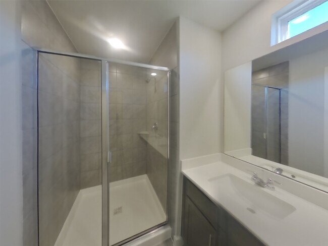 Building Photo - 9835 Willow Creek Commerce Dr