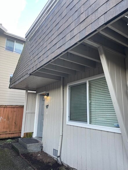 Building Photo - 227 Dorn Ave