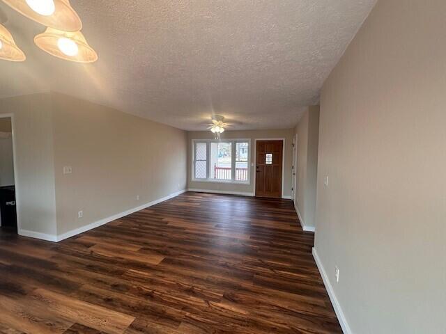 Building Photo - 622 Eiserman Ave