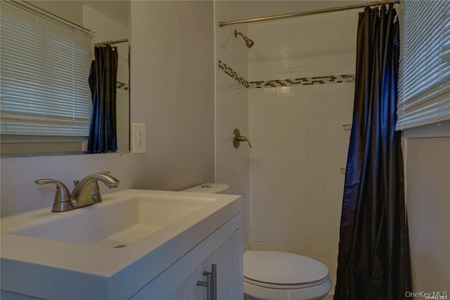 Building Photo - 30 Clematis St