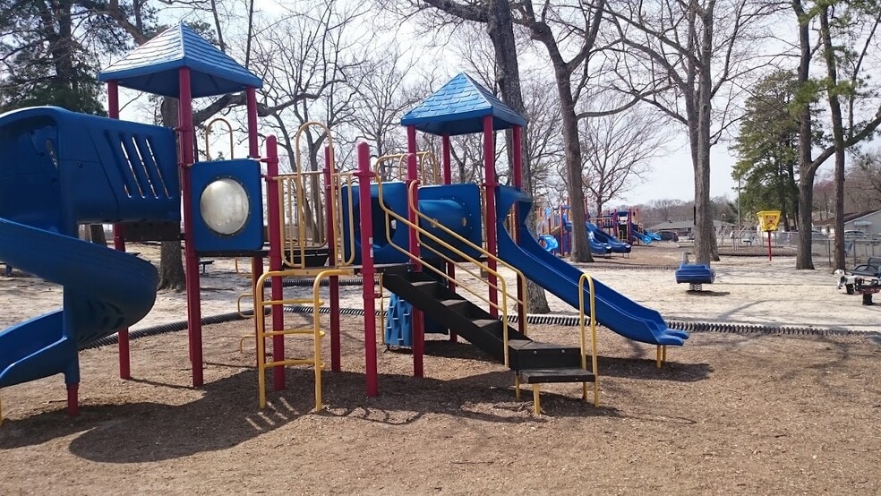 Hammonton Lake Park adjacent to unit - 220 Park Ave