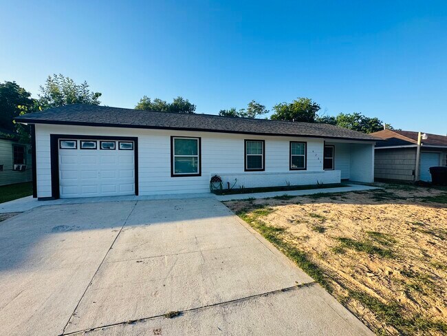 Building Photo - 4207 Madden Ln