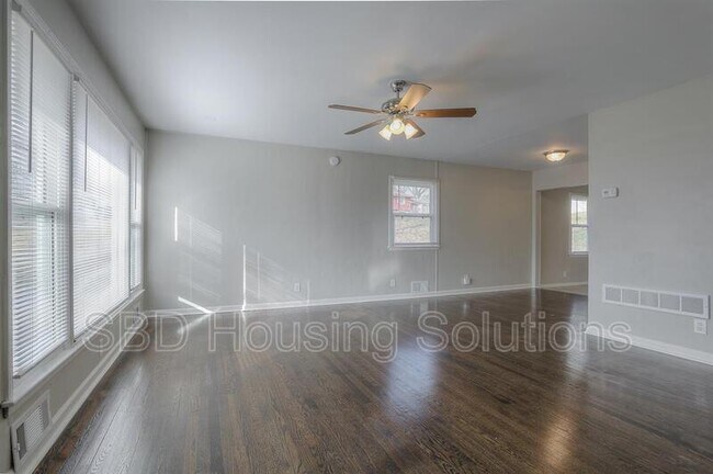 Building Photo - 6200 E 102nd Terrace