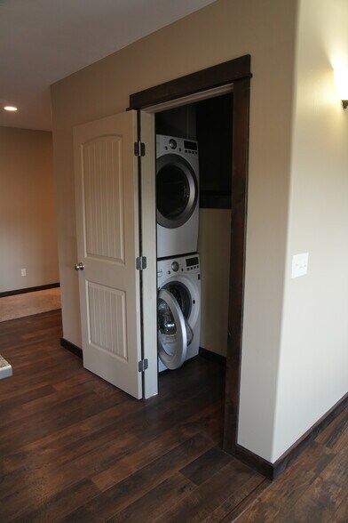 Building Photo - 2946 N 27th Ave
