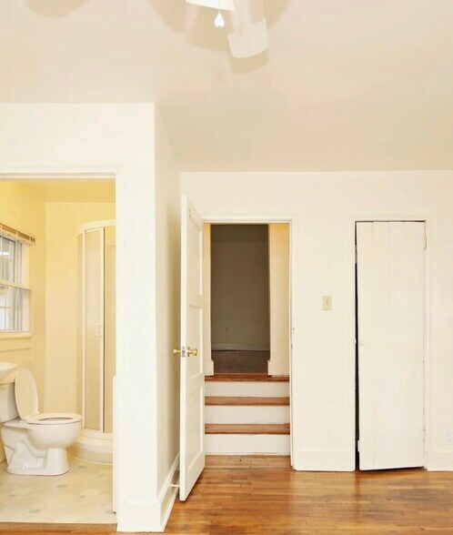 main bedroom bath - 1765 Stony Point Rd