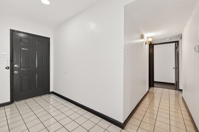 Building Photo - 6711 Vanlynn Ln