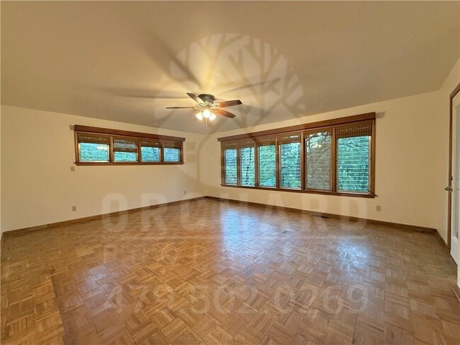 Building Photo - 1549 W Markham Rd