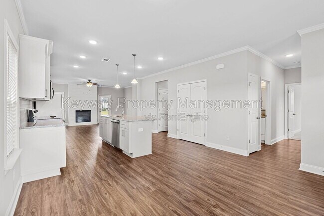 Building Photo - 214 Andrews Ln