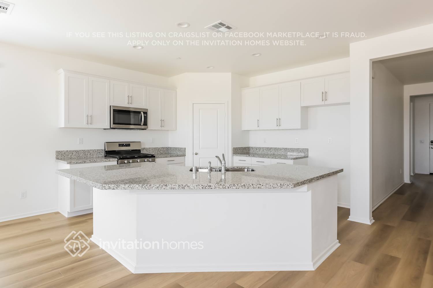 Building Photo - 27162 Sands Dr