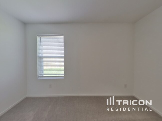 Building Photo - 3072 Dawn Sound Dr