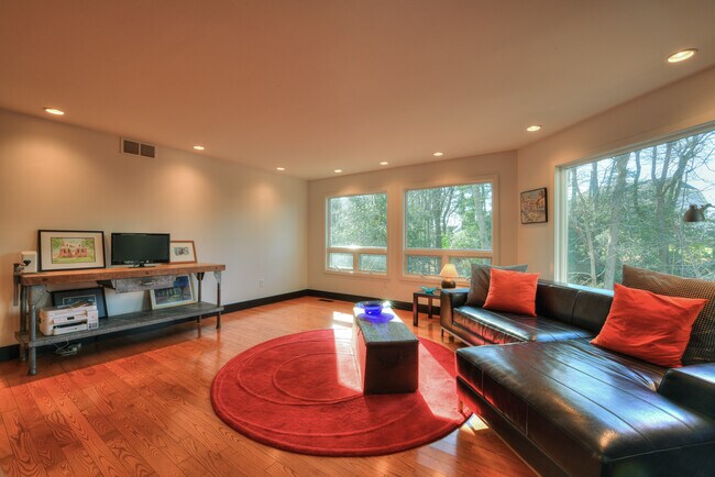 Kitchen Sitting Area #2 - 4 Melody Ct