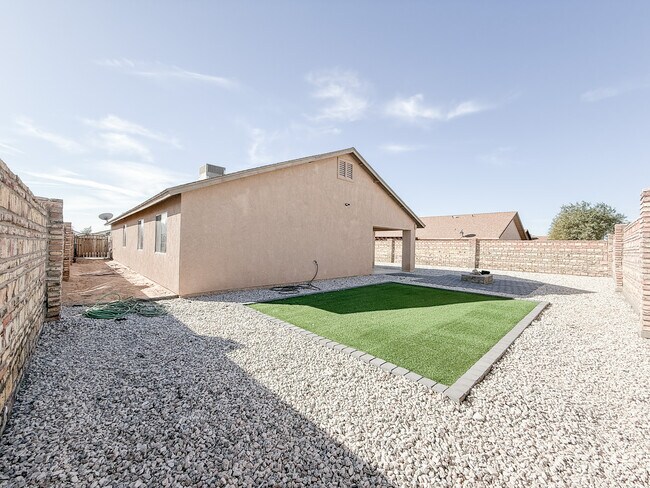 Building Photo - 9586 E 38th Pl