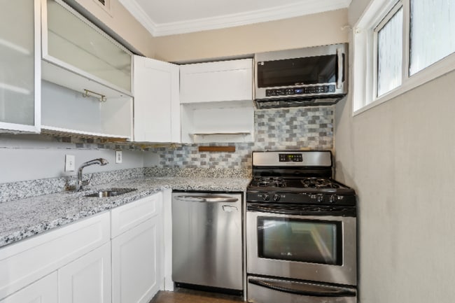 Building Photo - 120 Biscayne Dr NW