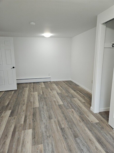 Building Photo - 120 Henry St