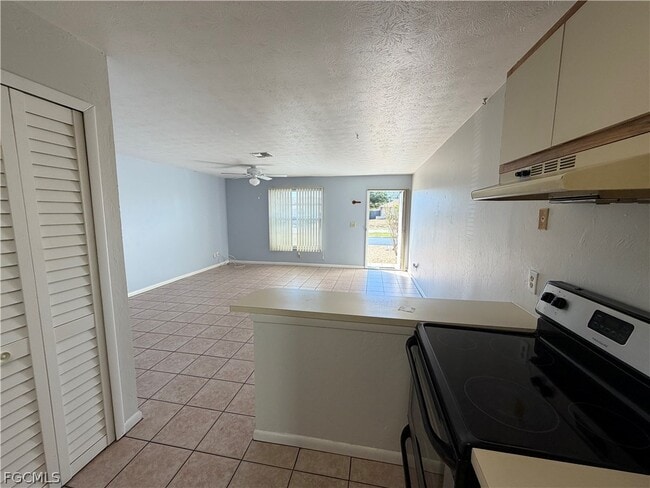 Building Photo - 3417 SW Santa Barbara Pl