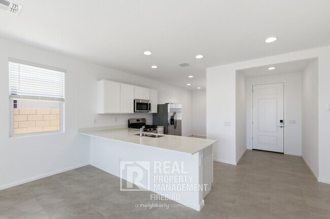 Building Photo - 17333 W Smoketree Dr