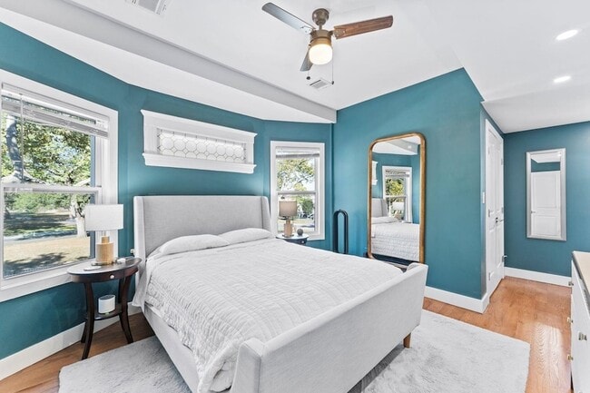 Building Photo - 76 Condict St