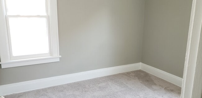 Building Photo - 2119 Waterbury Rd