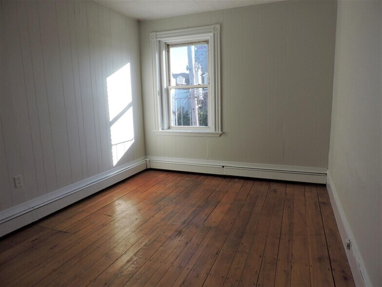 Building Photo - 10 Winter St