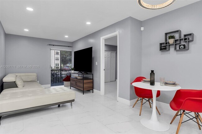 Building Photo - 3300 Spanish Moss Terrace