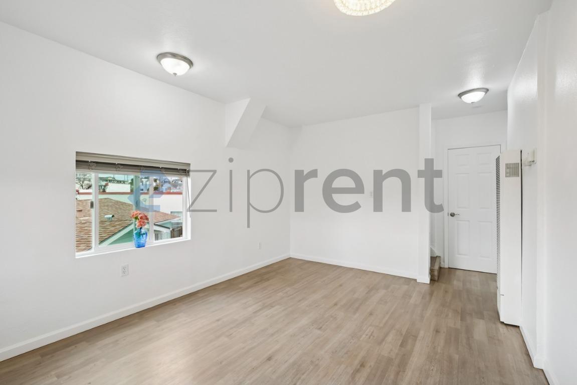 Building Photo - 2204 E 24th St