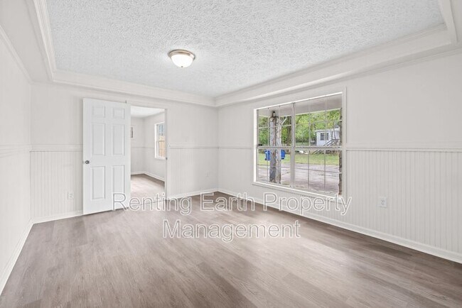 Building Photo - 207 Jemison St