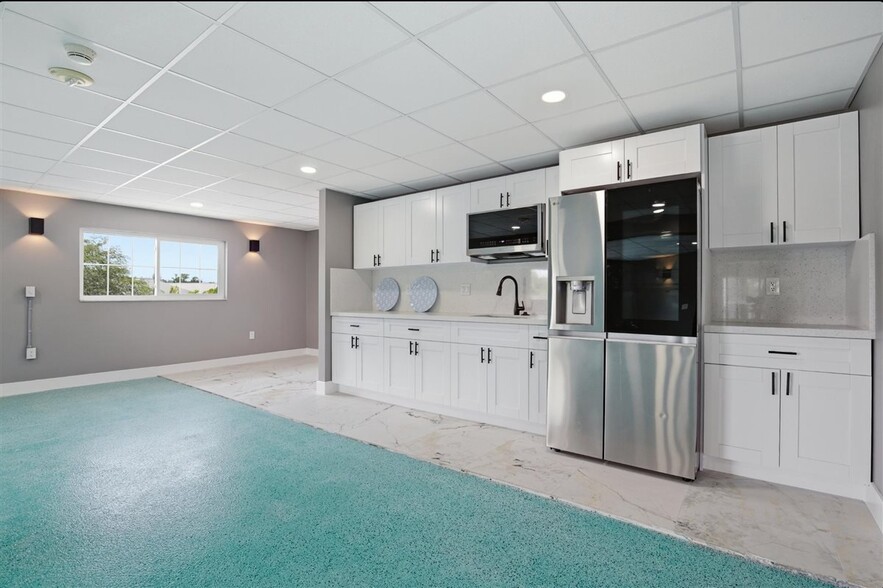 Building Photo - 3704 Broadway