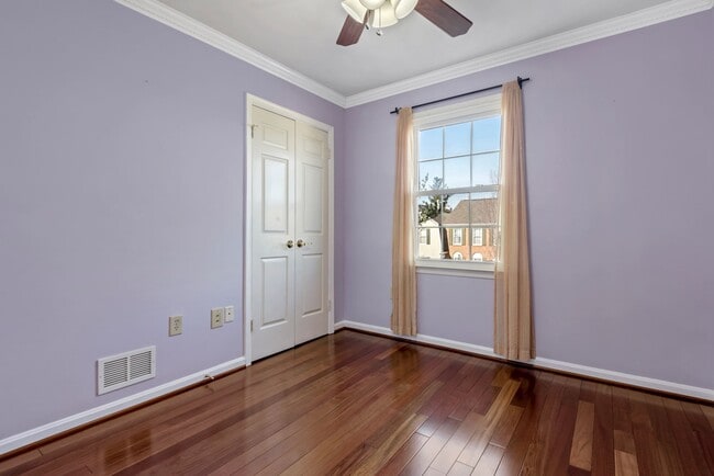 Building Photo - 8015 Merry Oaks Ln