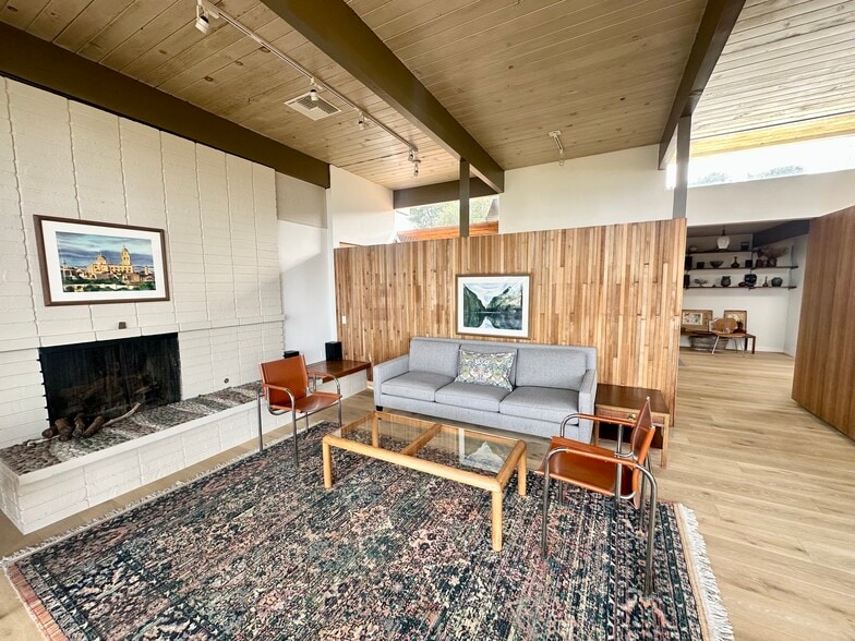 Building Photo - 16703 Alginet Pl