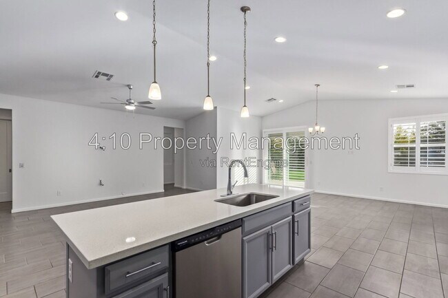 Building Photo - 2435 N 27th St