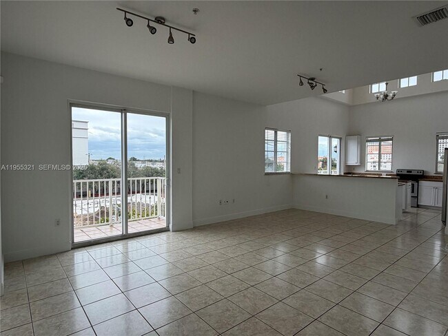 Building Photo - 107 Mendoza Ave