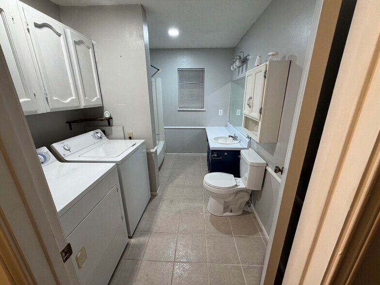 Building Photo - 130 Mimosa Pl