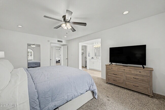 Building Photo - 2445 S Catarina