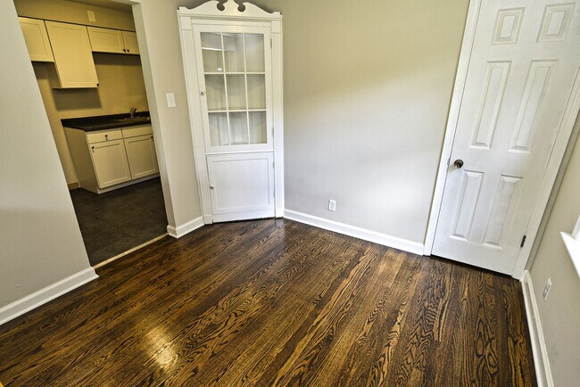 Building Photo - 9650 Cutler Dr