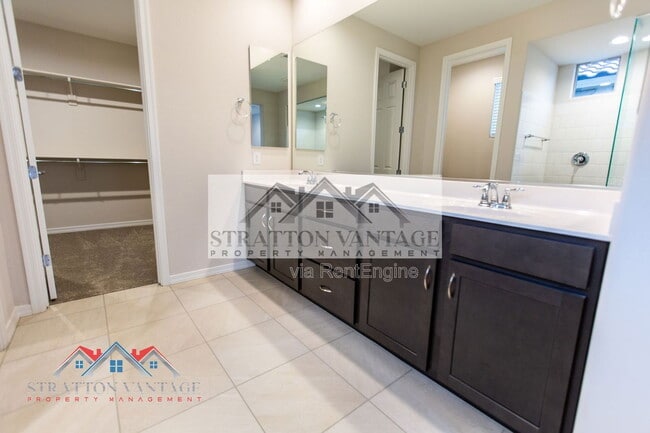 Building Photo - 17645 W Palo Verde Dr