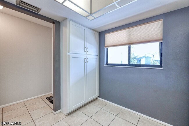 Building Photo - 17456 Overhill Dr