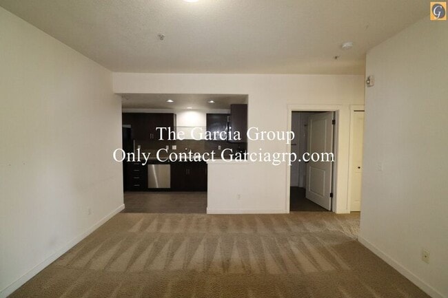 Building Photo - 765 NE Adwick Dr