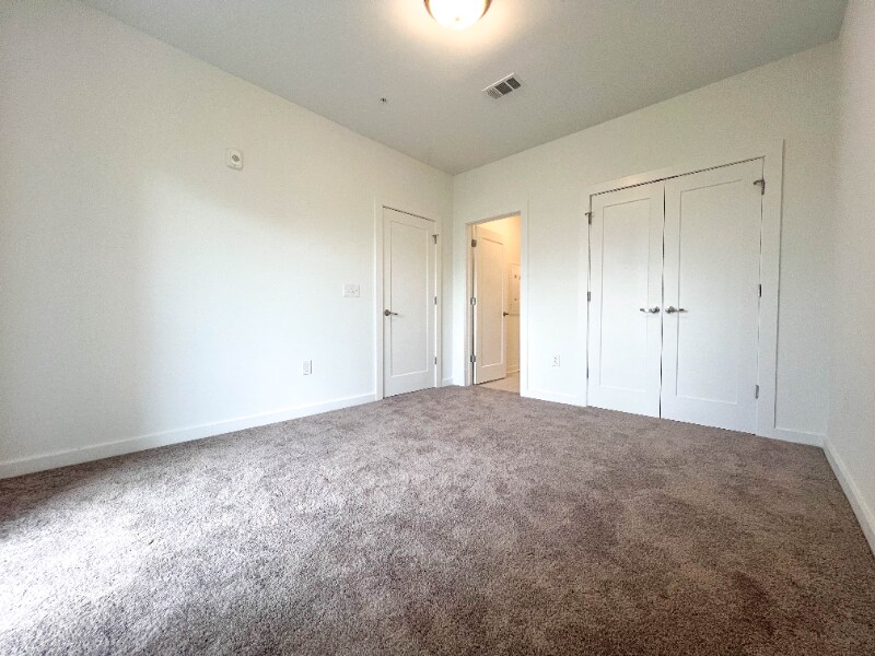 Building Photo - 525 Parkway Dr