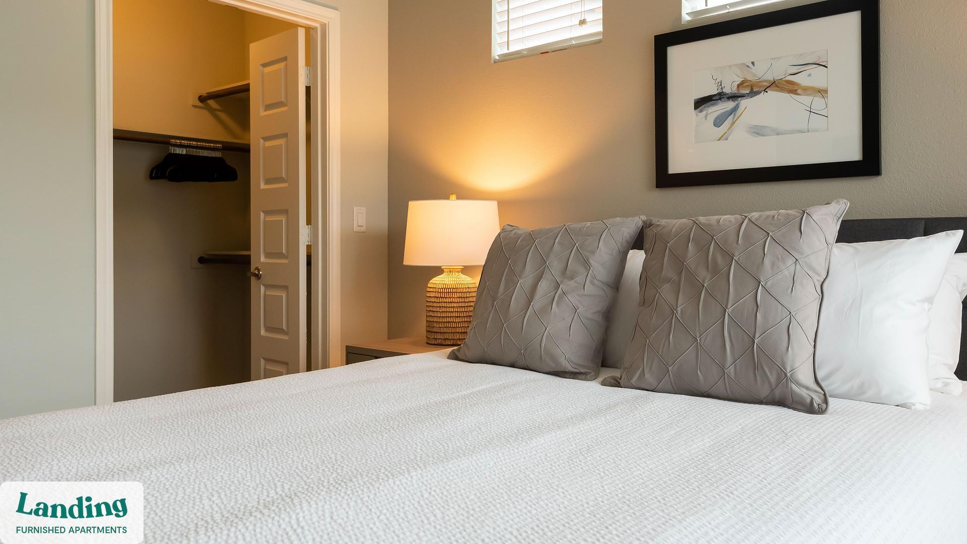 Building Photo - 715 W Slaughter Ln